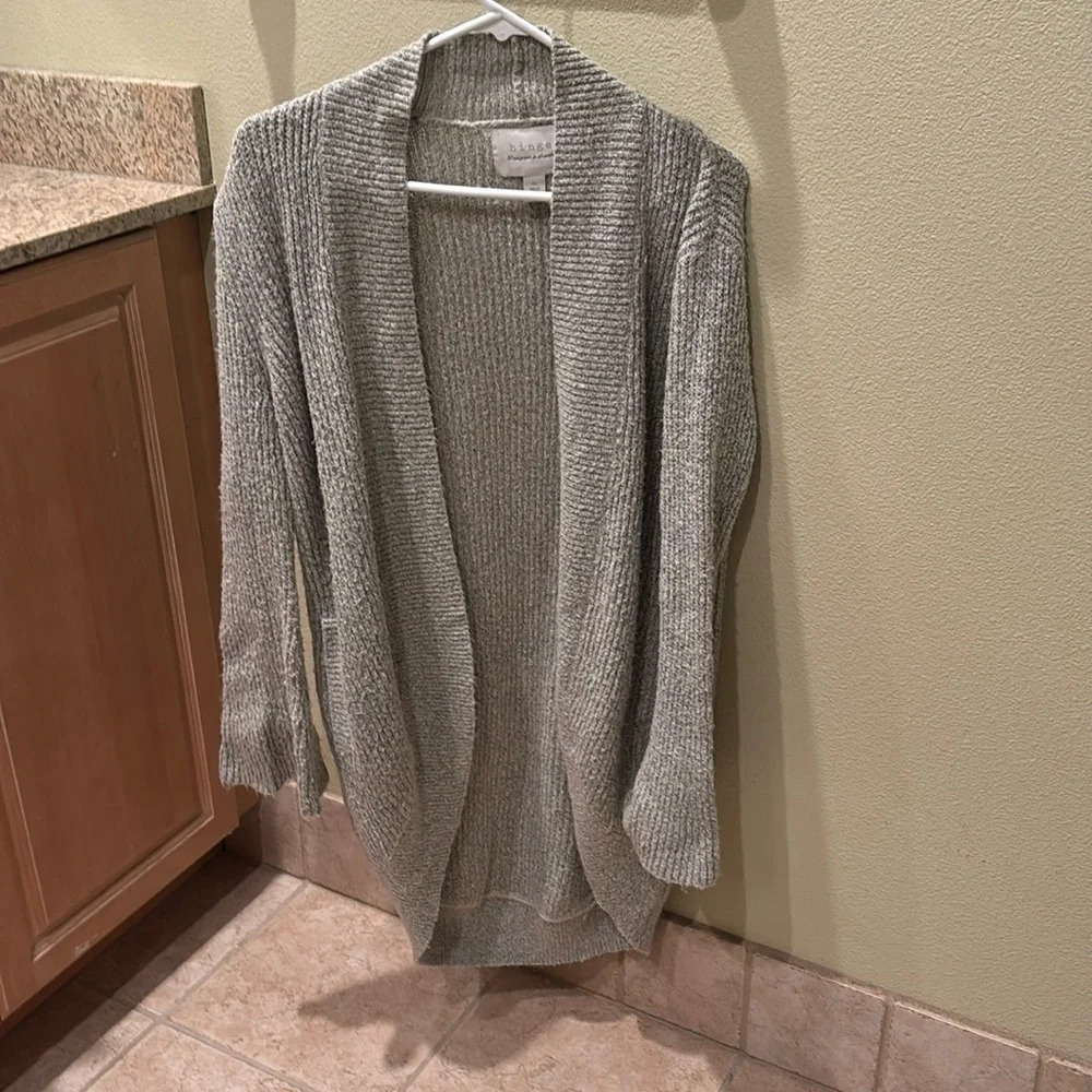 Hinge woman's long gray cardigan
